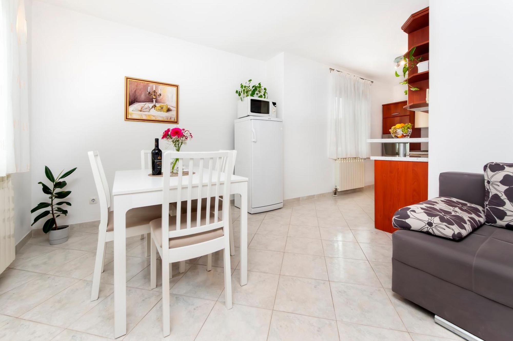 Apartments Sandra Rovinj Luaran gambar