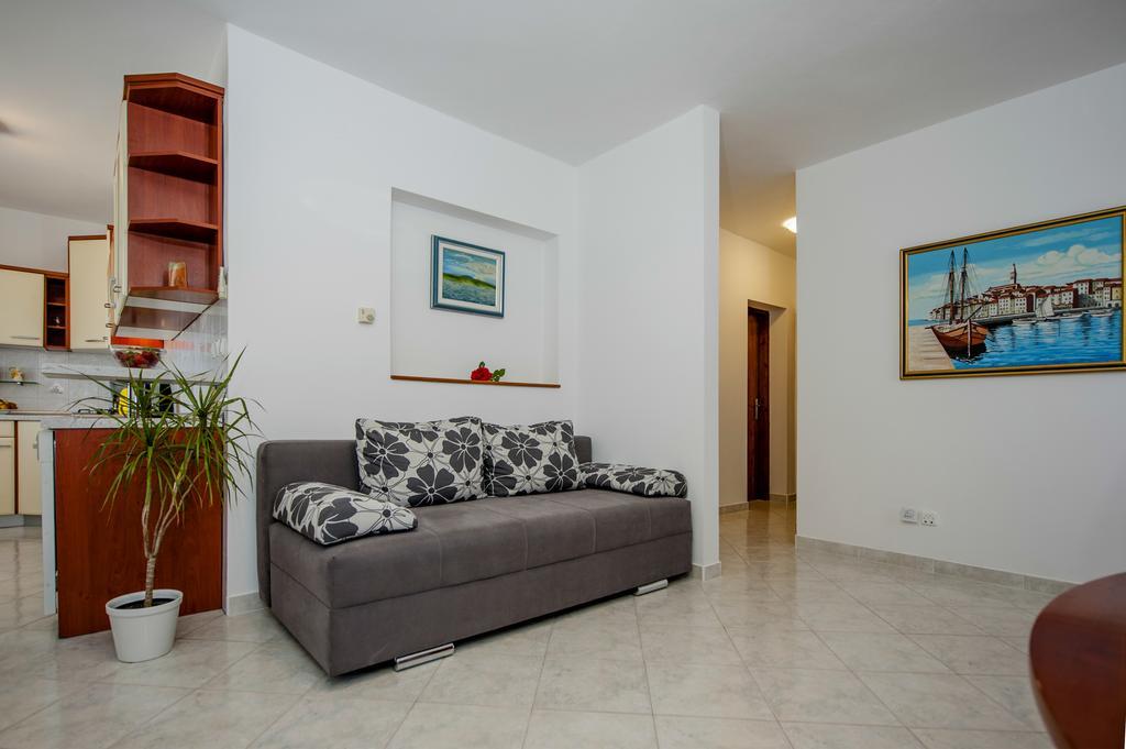Apartments Sandra Rovinj Luaran gambar
